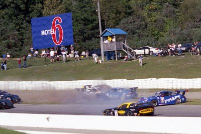 2005 MOSPORT TURN 1 INCIDENT