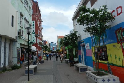 Shopping the streets of Punda