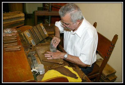 Fabricante de Puros  -  Cigar making
