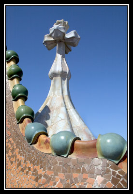 Cruz de Casa Batllo  -  Cross Casa Batllo