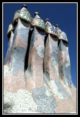 Chimeneas Gaudi en Casa Batllo - Gaudi chimneys in Casa Batllo