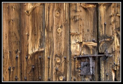 Puerta de establo vieja   -  Old stable door