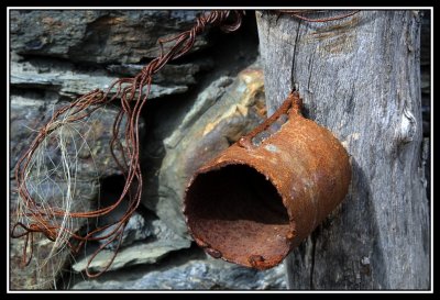  Aparato oxidado  -  Rusty device