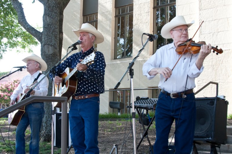 Toe-tappin music on the square...
