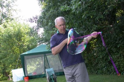 Making the big bubbles