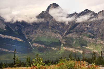 Les Rockies en temps nuageux