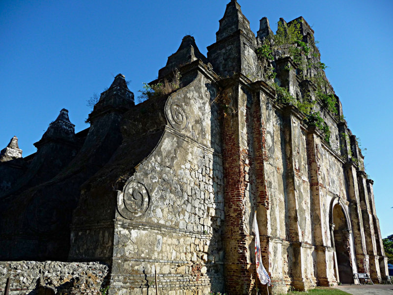 Paoay Church Ilocos Region.jpg