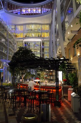 20111207 - Oasis of the Seas - 428 .jpg