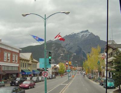 g4/41/437241/3/61136754.DowntownBanff.jpg