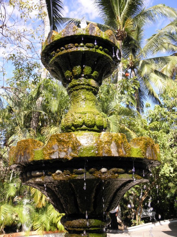 Isla Cuale Fountain