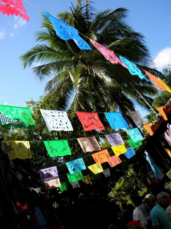 Isla Cuale craft market