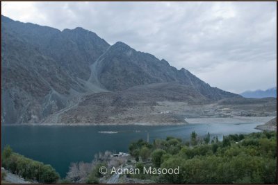 Satpara lake.jpg