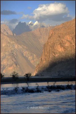 Karakoram peaks and Hushe River.jpg