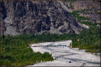 River channels Near Khaplu.jpg