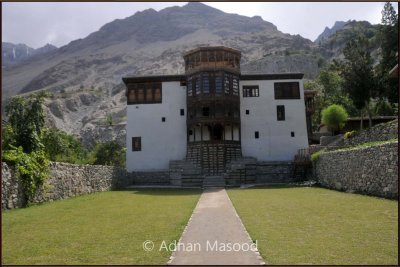 Khaplu fort converted into Hotel.jpg