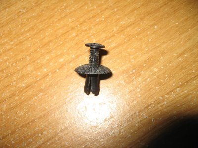 PlasticScrewFasteners 002a.JPG