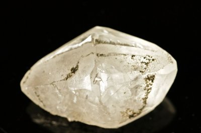 Calcite twin, (twin plane {00.1}), 37 mm, New Street Quarry, Paterson, Passaic County, New Jersey, USA.