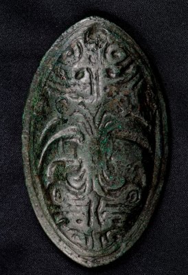 Two birds (ravens?) on 79 mm 10th Century cast bronze elliptical tortoise brooch, reportedly Alnwick, Northumbria, UK. 