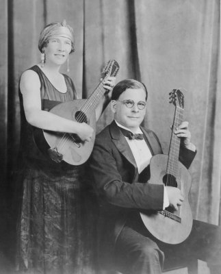 Jan and Cora Gordon with instruments, 1920s. 