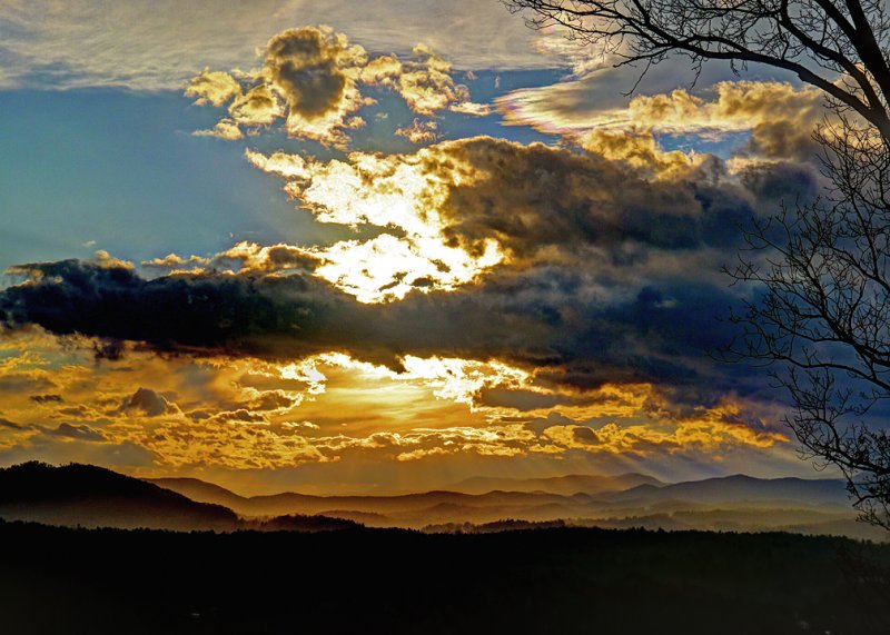 INTERESTING CLOUDS AT SUNSET  -  ISO 80  -  AN HDR IMAGE