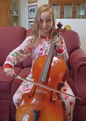 GRANDDAUGHTER KATIE PLAYS HER NEW STUDENT CELLO - ISO 800