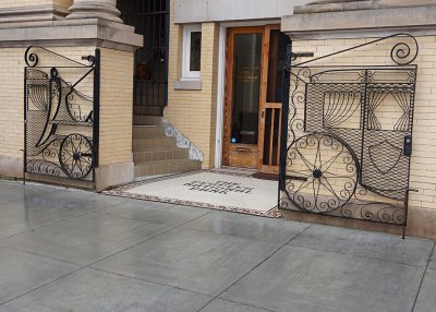 WROUGHT IRON GATE  -  ISO 100
