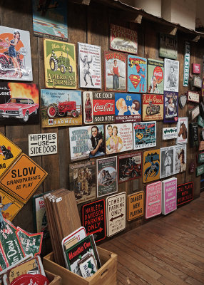 REPLICA TIN SIGNS  -  ISO 800  -  SONY 18-200mm LENS  -  NO POST-PROCESSING NOISE REDUCTION