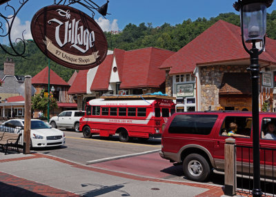 MAINSTREET IN GATLINBURG, TENNESSEE  -  TAKEN WITH A SONY/ZEISS 24mm f/1.8 E-MOUNT LENS