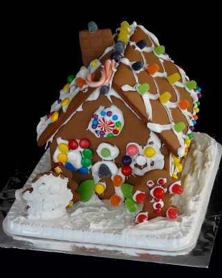 GINGERBREAD HOUSE - FRONT VIEW