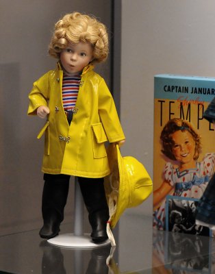 SHIRLEY TEMPLE DOLL - ISO 3200 - HAND HELD