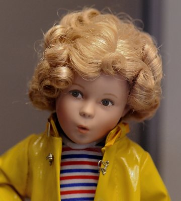 SHIRLEY TEMPLE DOLL - ISO 1600 - HAND-HELD