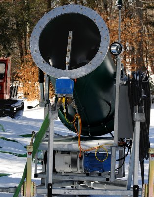 SNOW CANNON - ISO 400 - NO PP NOISE REDUCTION