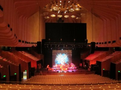 crowded house rehearsing