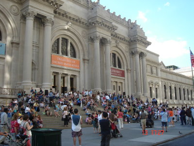 outside the Met