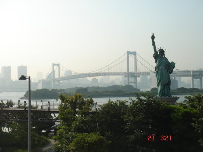 the rainbow bridge n the statue of liberty