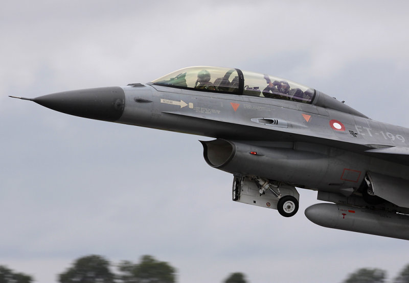 F16B_ET199_FFD.jpg