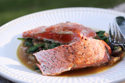 pand-seared salmon with spinach and shiitake
