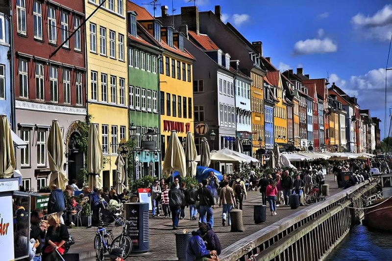 Living the Light of Nyhavn