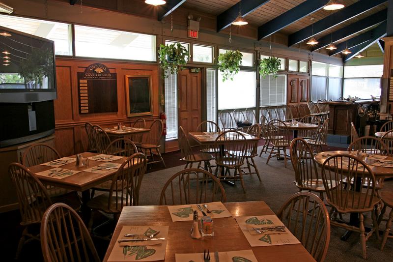 The Restaurant, Bar and Banquet Facilities at the Glen Oak Country Club