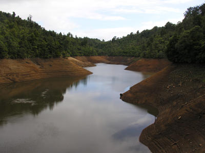 Nihotupu Dam