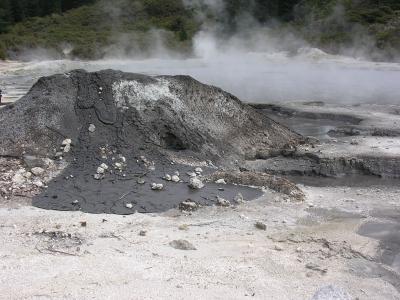 Hells Gate - mud volcano.JPG