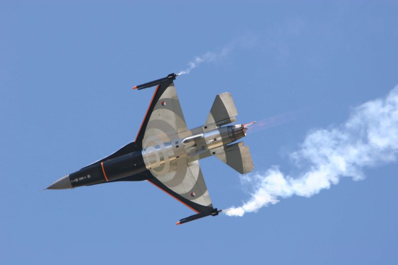 General Dynamics F-16MLU Fighting Falcon