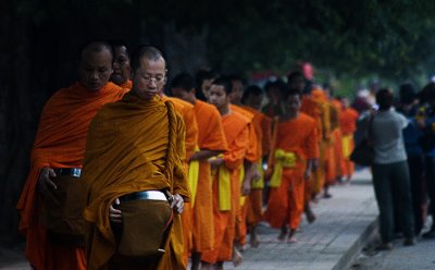 luang prabang, dawn feeling of monks