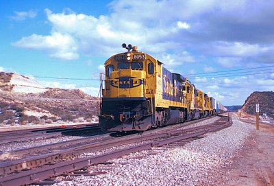 Santa Fe Blue and Yellow through Cajon Summit