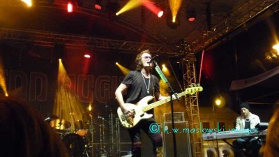 GLENN HUGHES