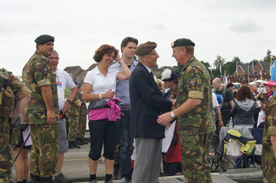 260_n4dd4-wandelaars-cuijk.jpg
