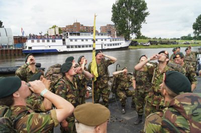 298_n4dd4-wandelaars-cuijk.jpg
