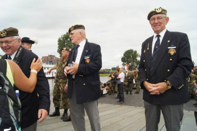 308_n4dd4-wandelaars-cuijk.jpg