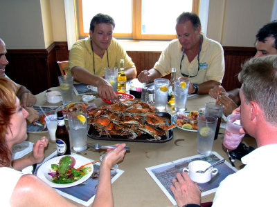 A civilized crab feast