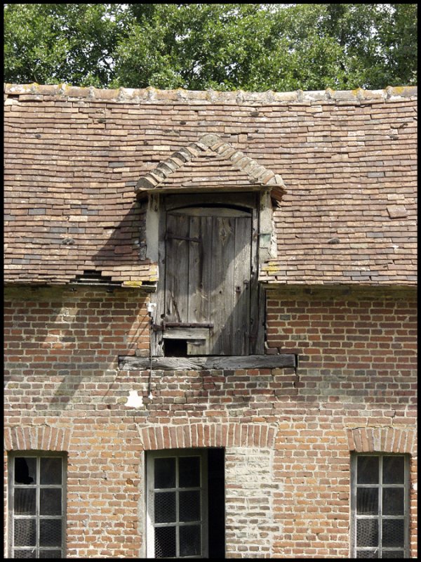 Pont Leveque Brick Bldg. Windows